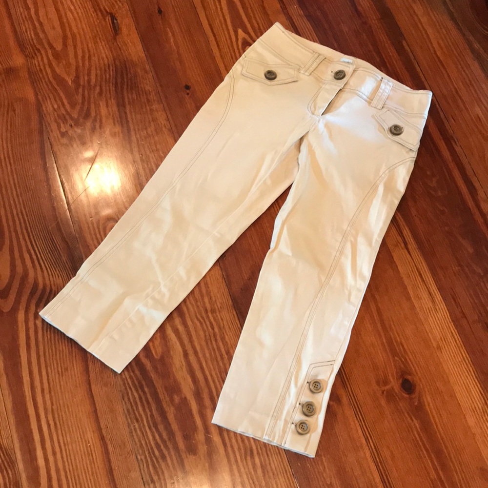 Cache cream colored cropped peddle pushers. Size 4
